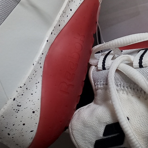 Reebok - Picture 3 of 8